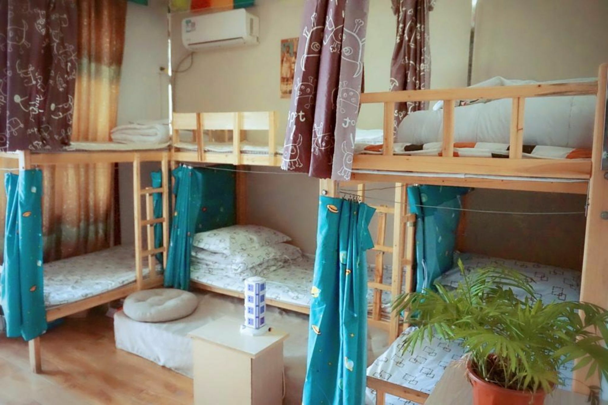 Huanlesong Youth Hostel Wuhan Exterior photo